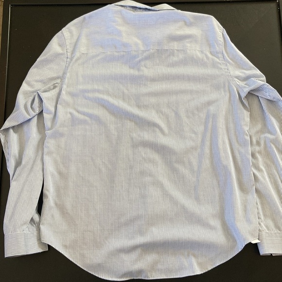 Kenneth Cole Reaction XL Button down - Picture 3 of 3